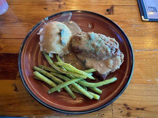 Smoked Meatloaf, mashed potatoes with brown gravy & fresh green beans.