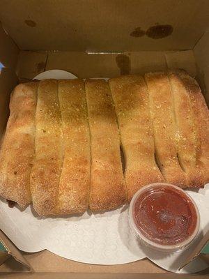 Breadsticks with sauce