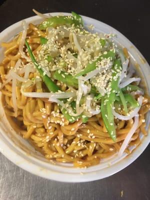 Cold noodle with sesame sauce