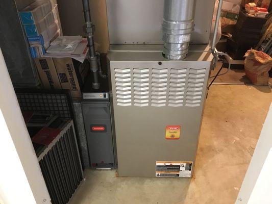 New Bryant 80% gas furnace with a honeywell 4" media filter