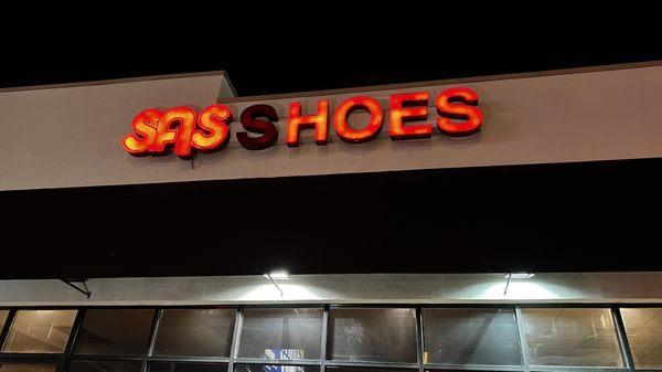 SAS HOES? I didn't see any hoes walking around