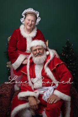 christmas santa mrs claus studio photography williamsburg virginia