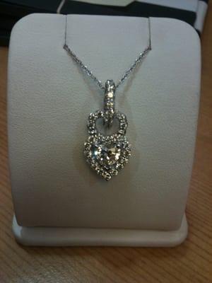 Romantic heart shape Diamond pendant in 14kt white gold.