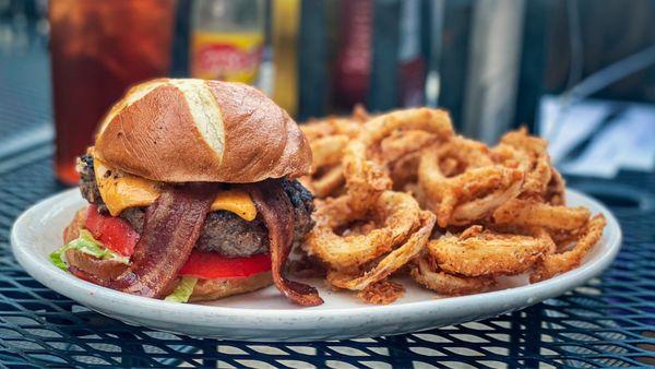 Bacon Cheeseburger / Rings