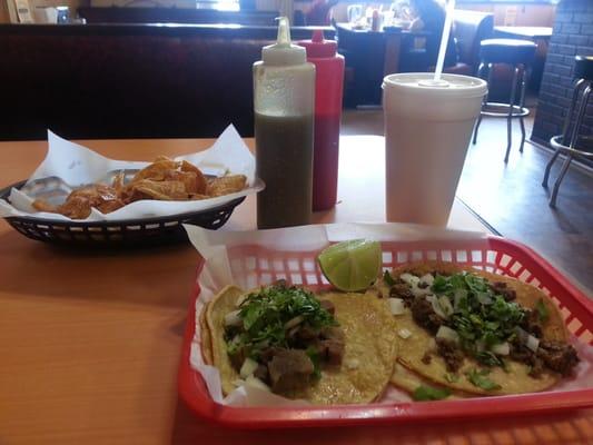 Tacos de lengua y asada + Horchata