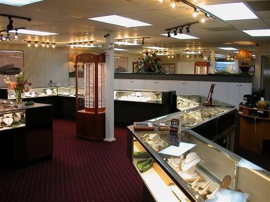 Vera's Fine Jewelers Interior 3