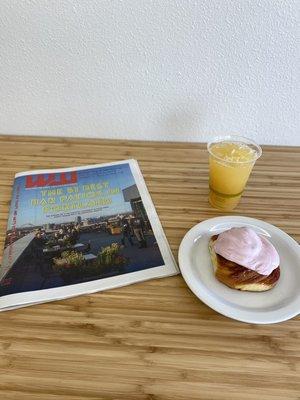 Cranberry bun and Iced Tea