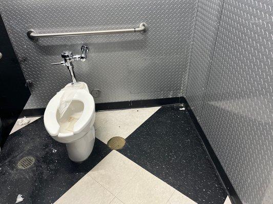 Nasty bathroom