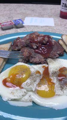 3 Eggs corned beef hash