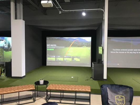 Swing Fit Golf indoor training simulator bay. Operated by LPGA tour golf pro, Victoria Elizabeth.