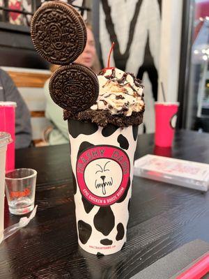 Oreo boozy milkshake