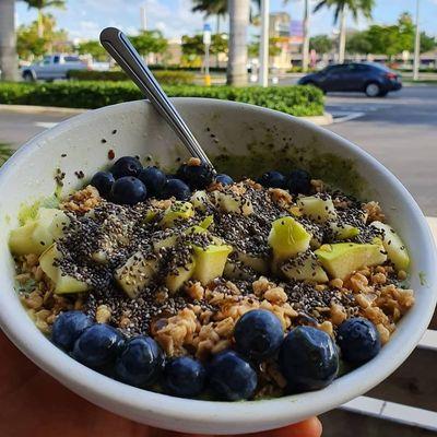 Ada's 100%organic Earth Bowl fro. The Juice Bar.