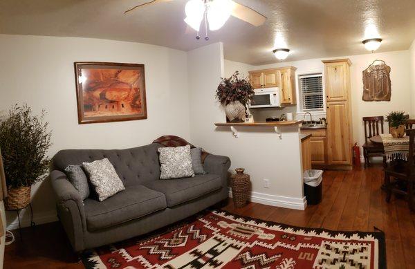 Executive Suite living room at Stone Lizard Lodge