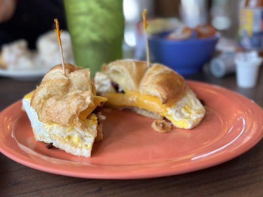 Breakfast sandwich