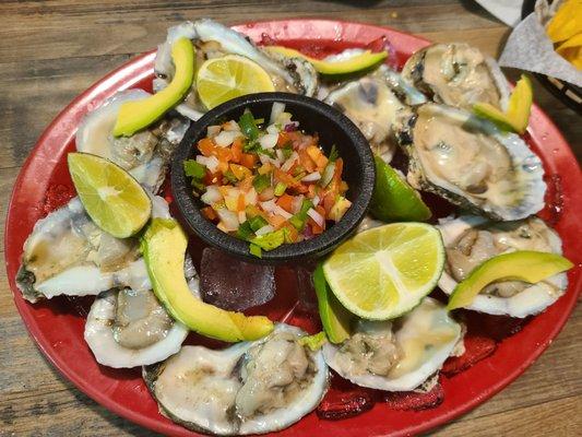 12 pc oysters (regular), delicious. Great choice of oysters, it tasted fresh and we enjoyed it. Lovely!