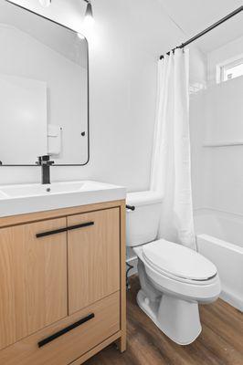 Maple Cabin - Bathroom