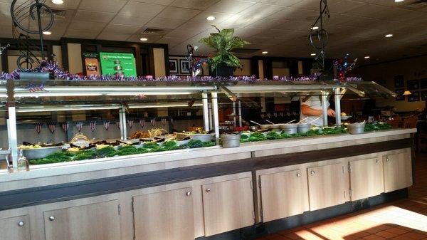 Nice salad bar. The food is  pretty  darn good.  Waitress are on it.