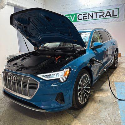 2019 Audi E-Tron Quattro. 12V Battery Replacement