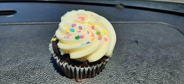 vegan chocolate cupcake!