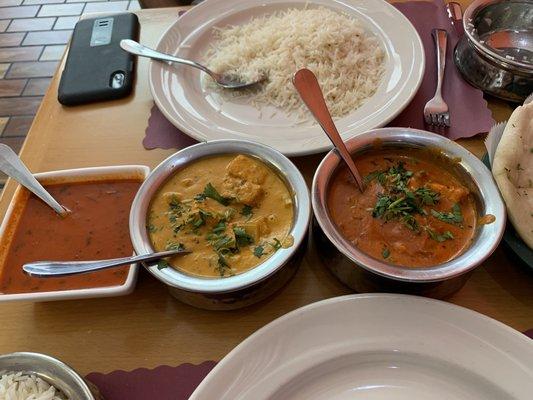 fr left, spicy sauce, chicken tikka masala, butter chicken