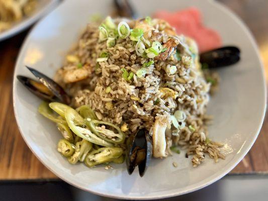 Arroz chaufa de mariscos   Seafood fried rice