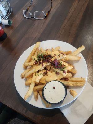 Beer cheese fries