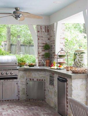 Outdoor Kitchen