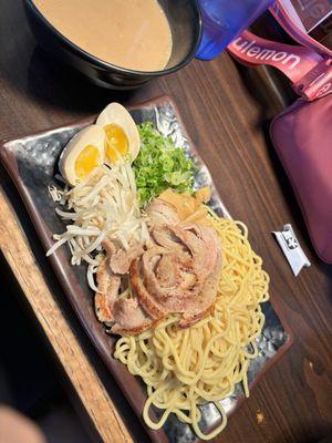 Cold dipping ramen