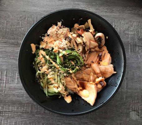 Rice bowl with seared salmon