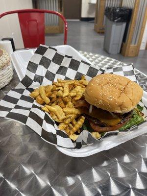 Bacon cheeseburger with fries