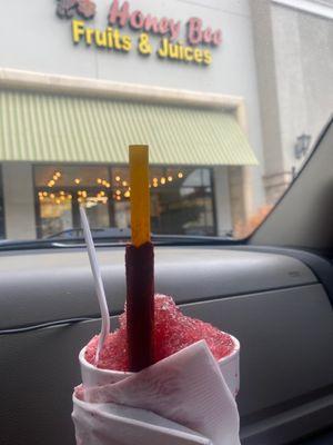 Strawberry lemon raspado