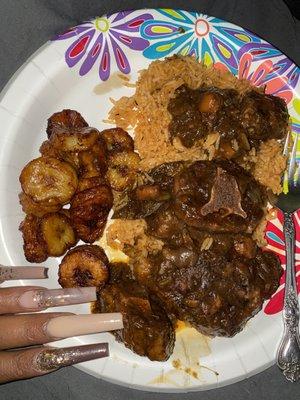 oxtails & plantain