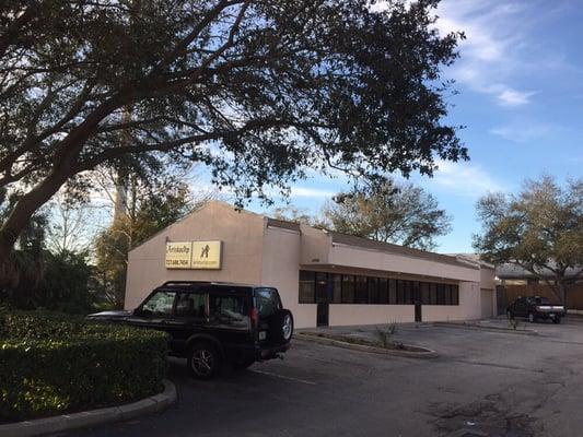 Please dry or detail your vehicles in a parking spot if others are waiting to use the bays. Thank you.