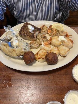 Broiled seafood platter, very fresh.