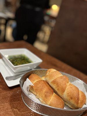 Bread and dipping sauce