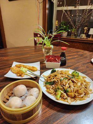 The har gow (shrimp dumplings) were delicious and had more shrimp than almost any other place I had them