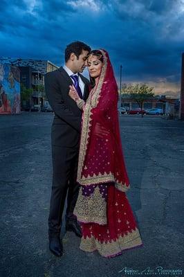 Beautiful wedding couple - Photo by http://www.ambientartphoto.com/