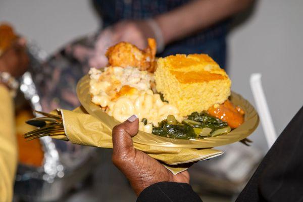 Cornbread, fried chicken,  collard, yams, mac n' cheese. Yummy!