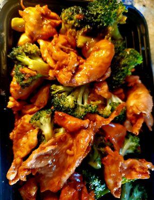 Hub's delicious Chicken and Broccoli with brown sauce - 10/28/2023