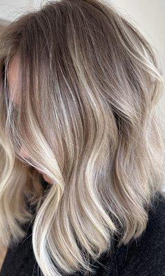 Natural sun kissed textured lob baby lights balayage combo