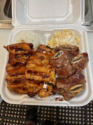 Combo plate pulehu chicken and kalbi ribs