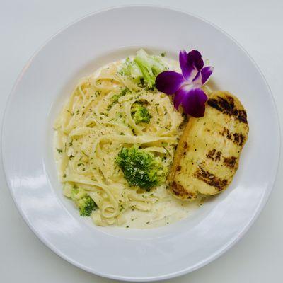 Broccoli Alfredo Pasta