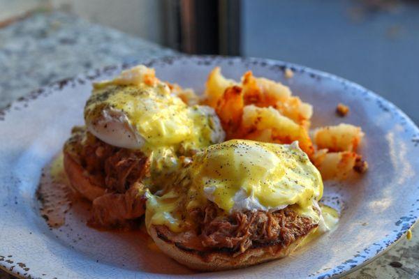 PULLED PORK BENEDICT