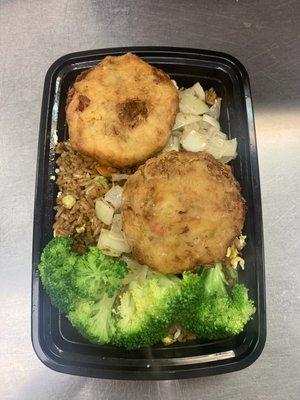 Fried crab cakes baskets with fried rice