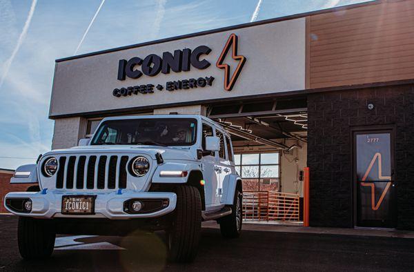 Nation's first fully enclosed double drive thru coffee bar