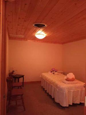 eep Tissue Massage/Swedish Nassage/Hot Stone Massage