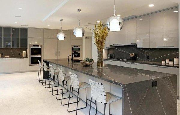 Marble Slabs Installed in Kitchen Island and Countertops