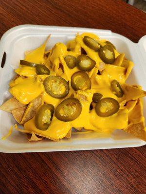 Regular nachos with jalapenos