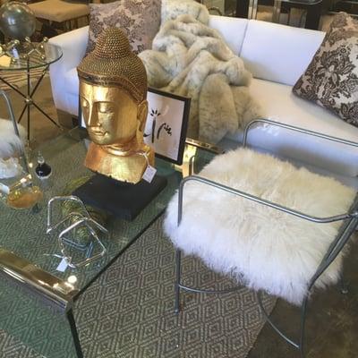 Redefined Decor-An eclectic mix of vintage Mid 20th Century furnishings, unique accessories and original art.