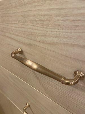 Cabinet handle